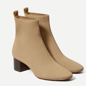 Everlane Reknit Bootie size 8- rare Cumin color, versatile! Great condition.